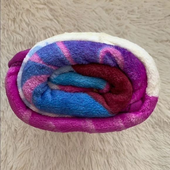 (NWT) Disney FROZEN Anna & Elsa Cozy Micro-fleece Blanket in Purple - Picture 4 of 8